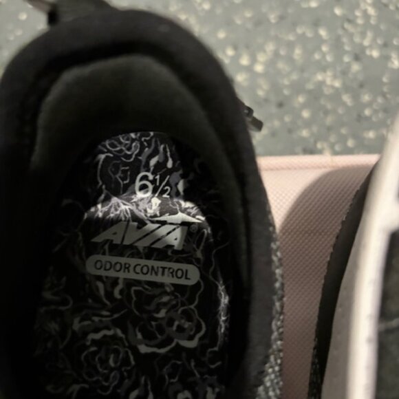 AVIA Athletic Shoes ( - Picture 3 of 3